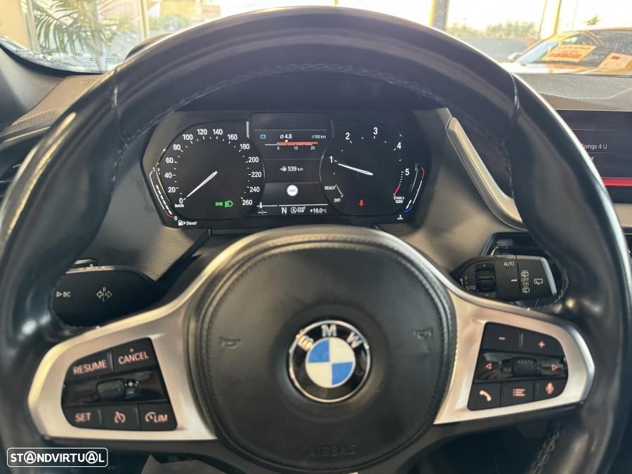 BMW 116 d Pack Desportivo M - 9