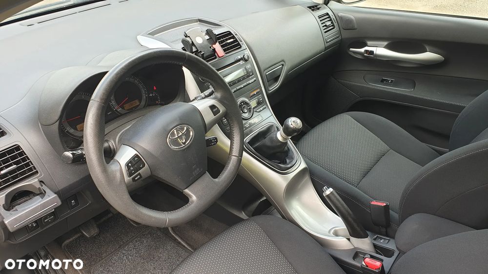 Toyota Auris 1.6 Sol - 5