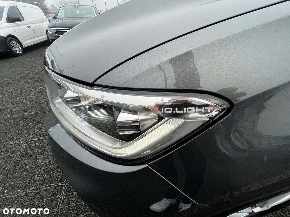 Volkswagen T-Roc - 10