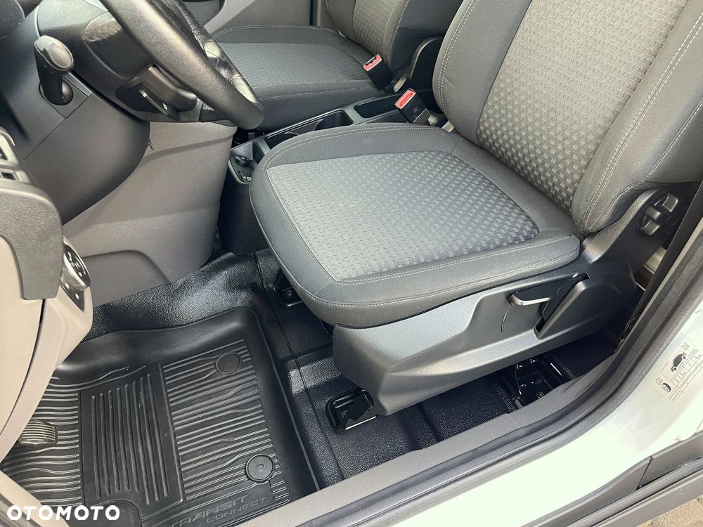Ford Transit Connect - 26