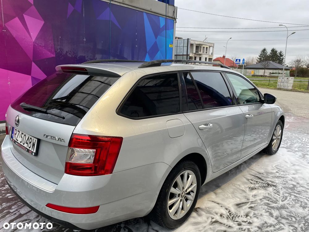 Skoda Octavia 1.6 TDI Ambition - 3