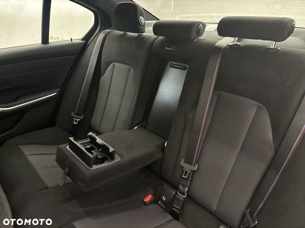 BMW Seria 3 - 18