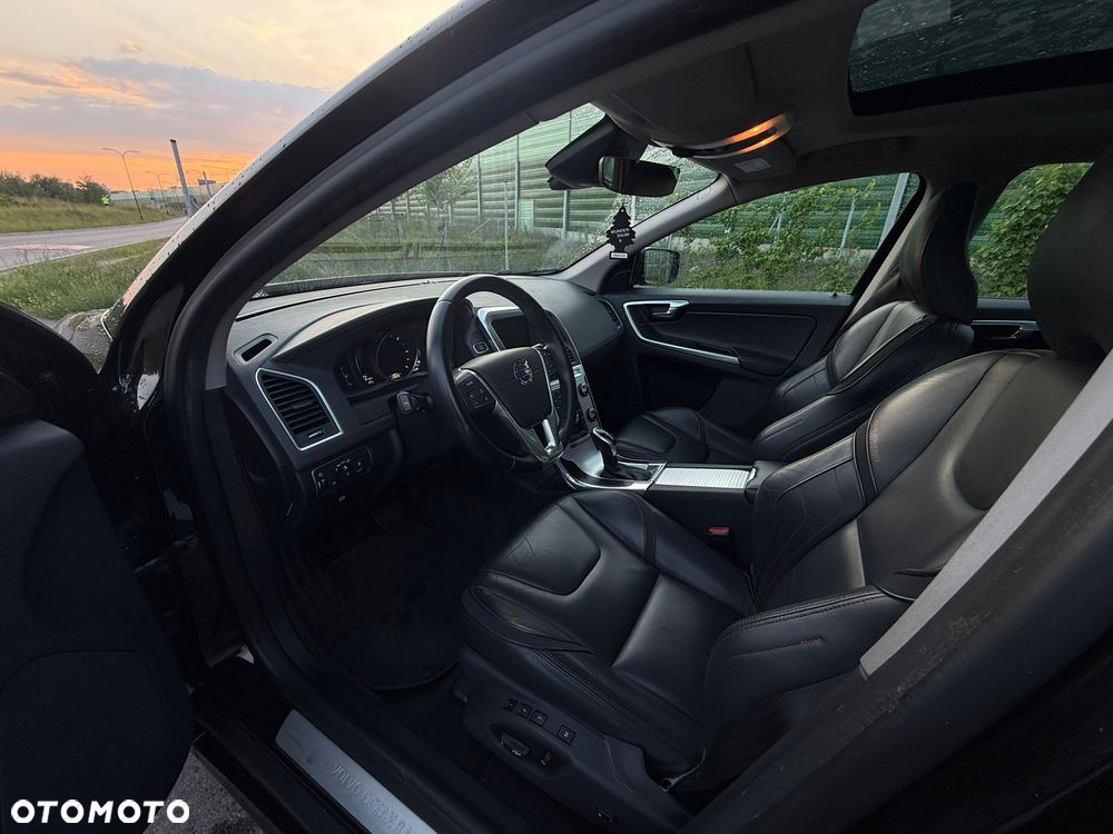 Volvo XC 60 D3 Drive-E Ocean Race - 14