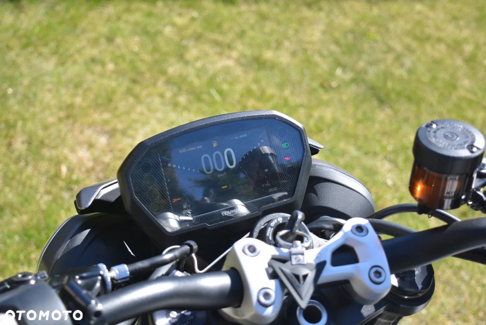 Triumph Street Triple - 9