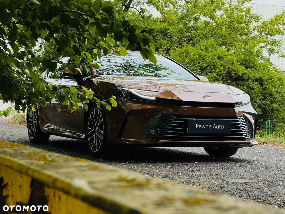Toyota Camry - 3