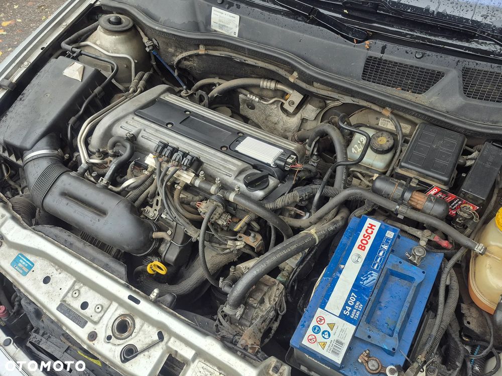 Opel Astra II 2.2 Sport - 8