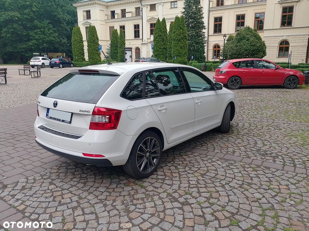 Skoda RAPID 1.4 TSI Ambition DSG - 9