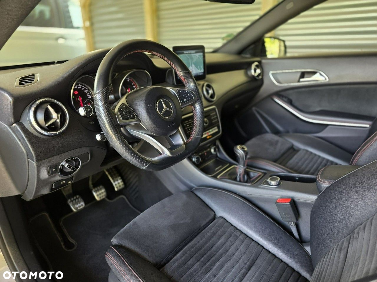 Mercedes-Benz CLA 200 AMG Line - 11