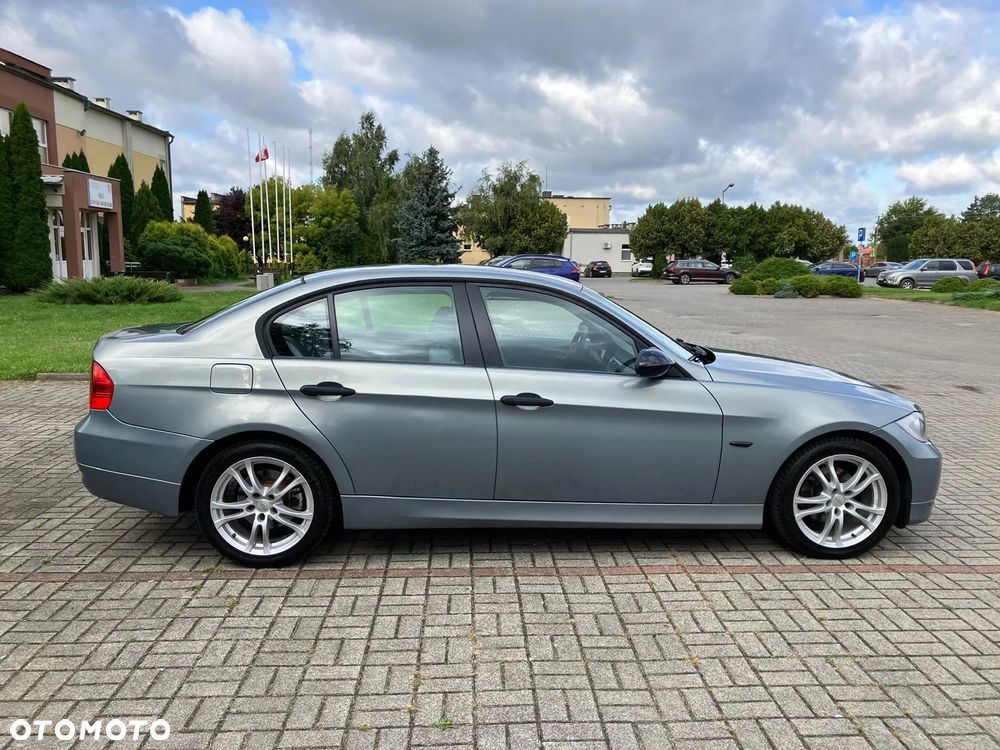 BMW Seria 3 320i - 9