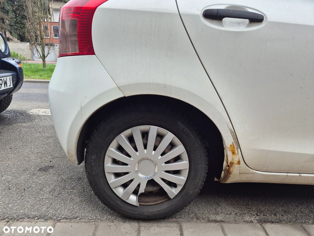 Toyota Yaris 1.0 Terra - 2