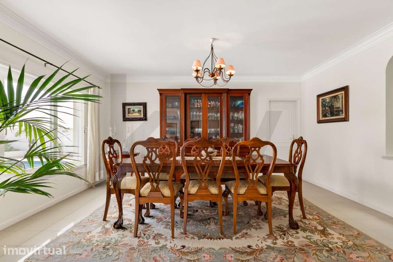 Exclusividade em Birre, Cascais: Moradia de Charme Junto à Prestigiada - Grande imagem: 2/60