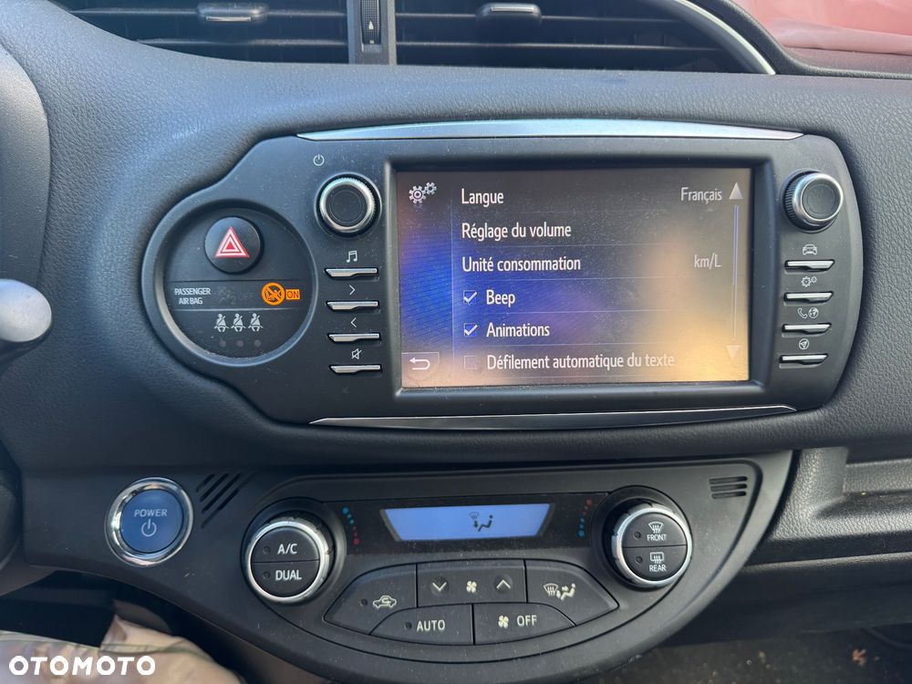 Toyota Yaris Hybrid 100 Life - 21