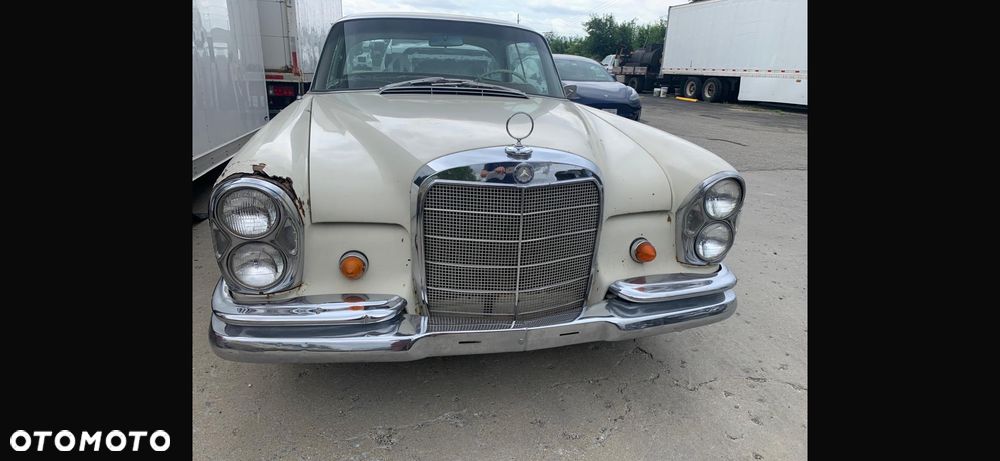 Mercedes-Benz W111 - 21