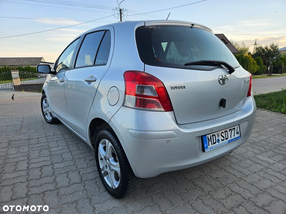 Toyota Yaris 1.33 Prestige - 10