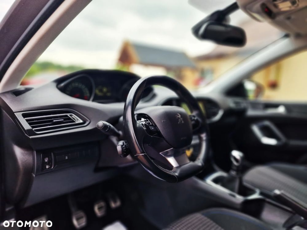 Peugeot 308 1.2 PureTech GPF Allure S&S - 22