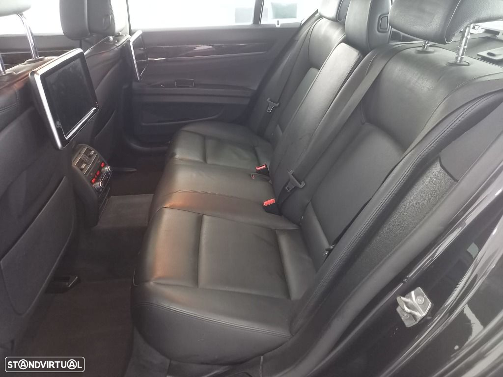 BMW 740 d xDrive - 15