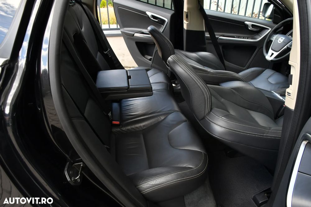 Volvo XC 60 2.4D AWD Aut. Summum - 27