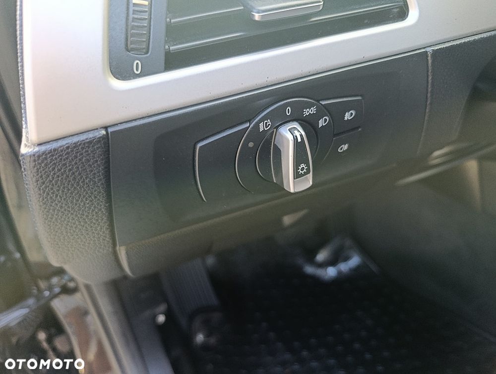 BMW Seria 3 325d DPF Edition Exclusive - 16