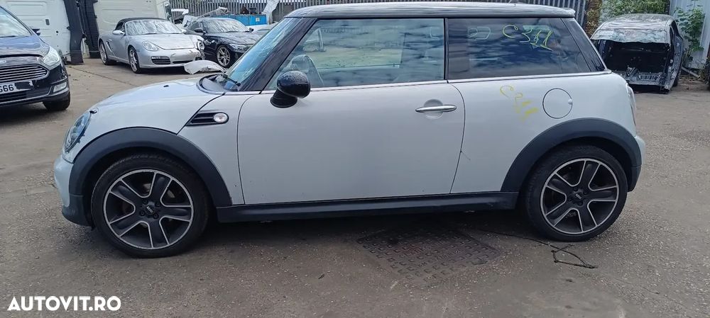 Dezmembrari / Dezmembrez Mini Cooper R56 motor 1.6 N16B16M0 cutie viteze manuală 6 trepte cod culoare WHITE SILVER METALLIC (A62) - 4