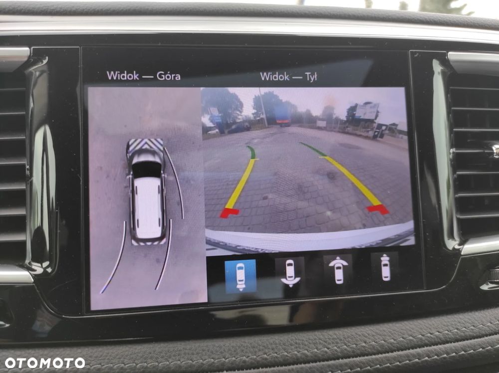 Chrysler Pacifica - 32