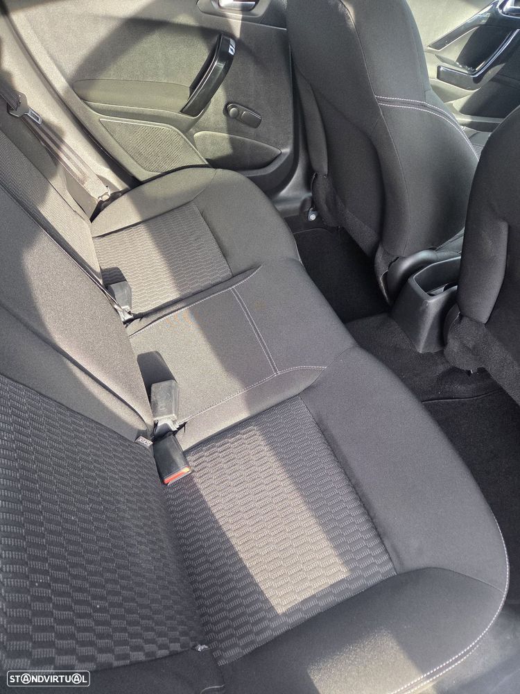 Peugeot 208 1.2 PureTech Style - 25