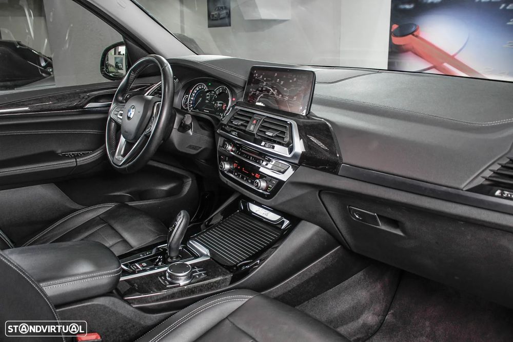 BMW X3 20 d xDrive Line Luxury - 28