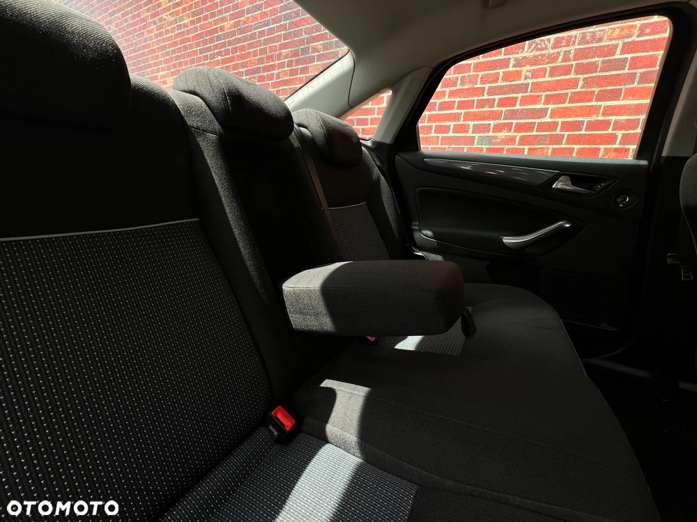 Ford Mondeo - 20