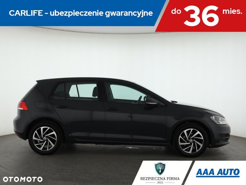 Volkswagen Golf - 8