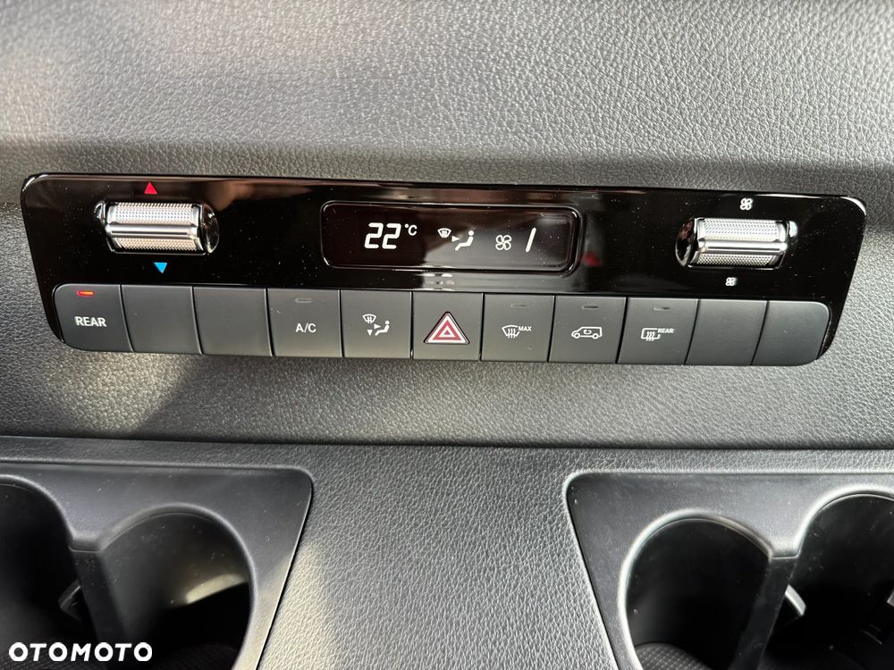 Mercedes-Benz Sprinter - 28