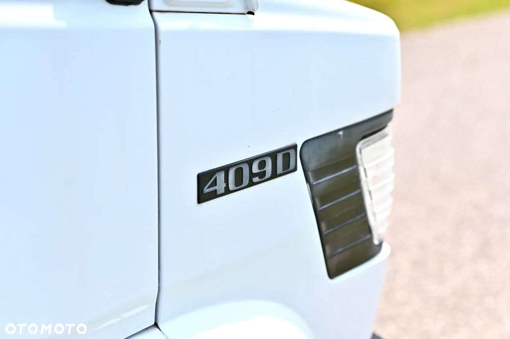 Mercedes-Benz 409D - 9