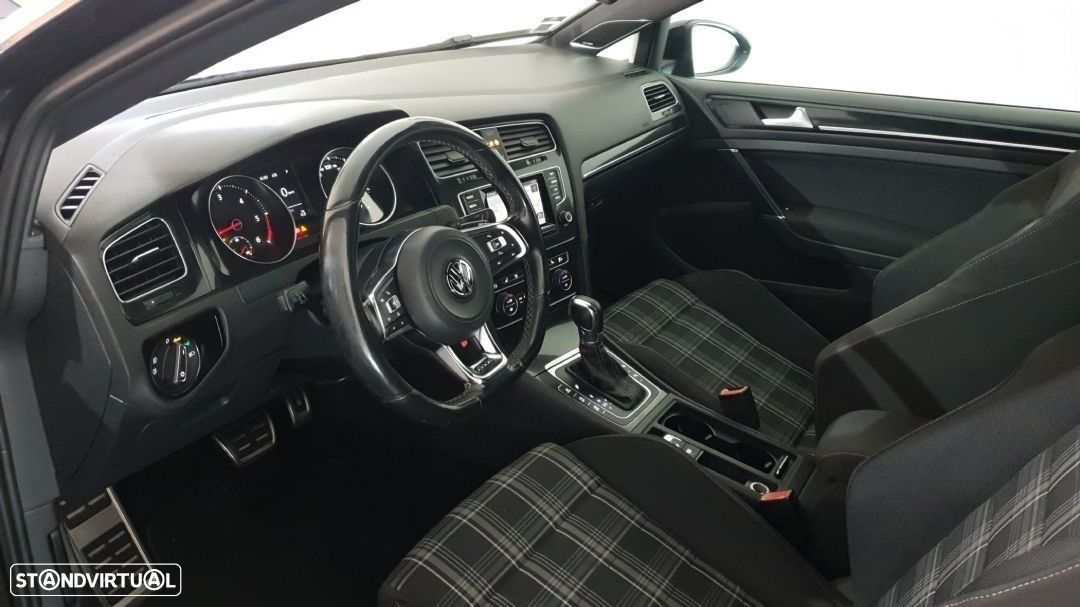 VW Golf 2.0 TDi GTD DSG - 17
