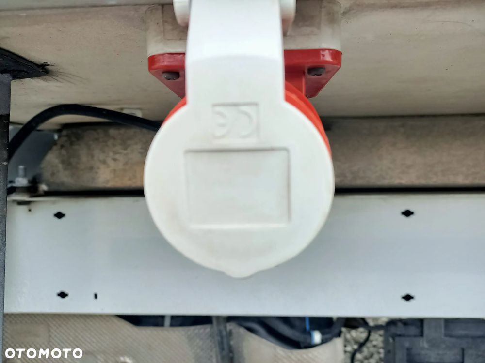 Renault Master Chłodnia Multitemperatura130KM 2 zasilania chłodni - 18