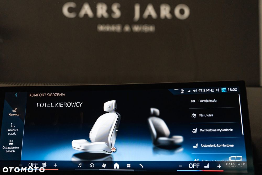 BMW Seria 5 520i - 24