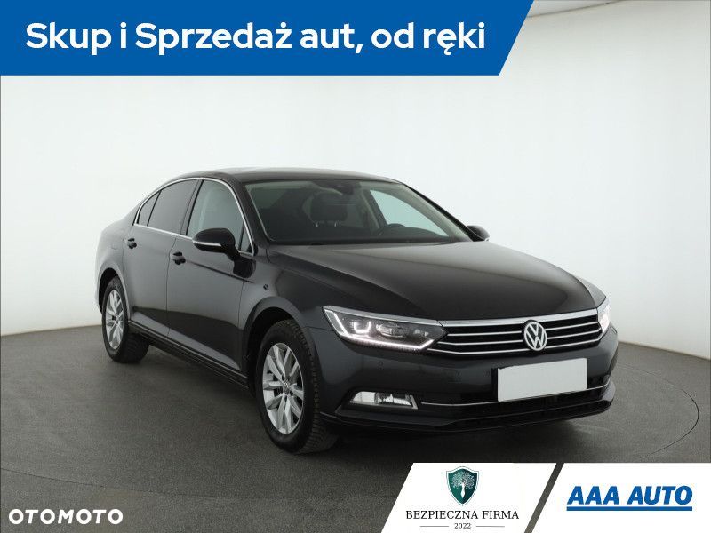 Volkswagen Passat - 2