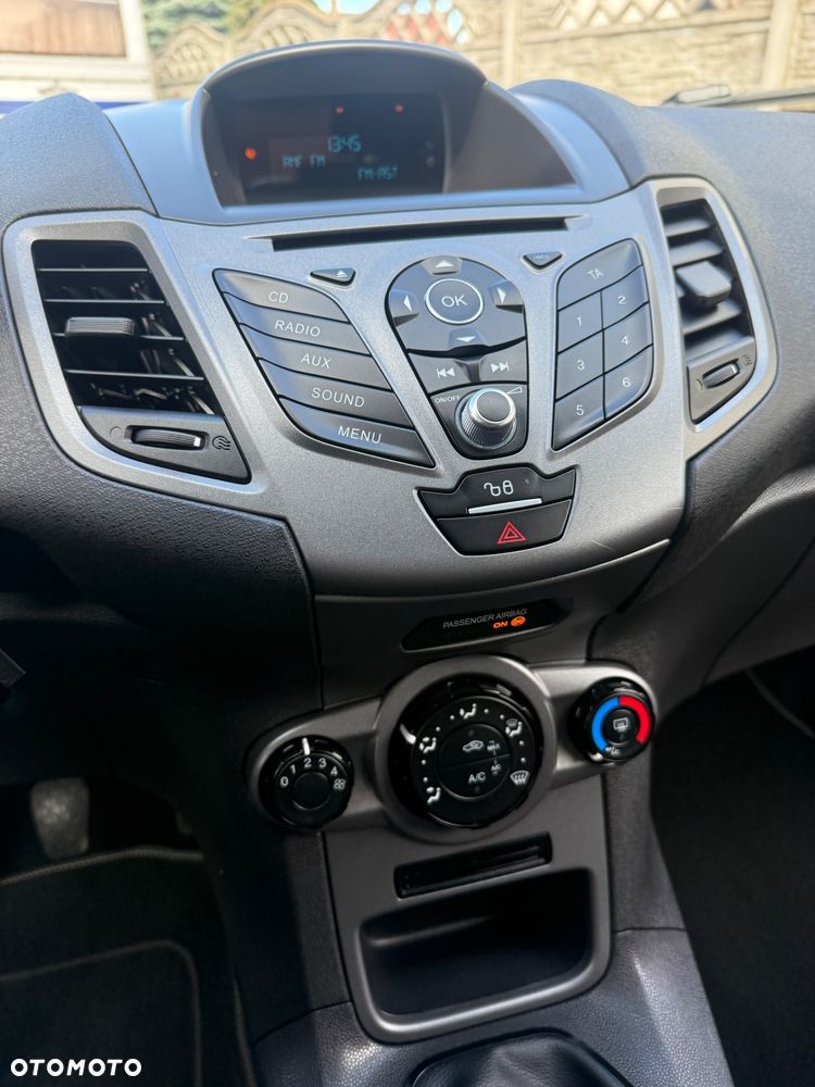 Ford Fiesta - 25