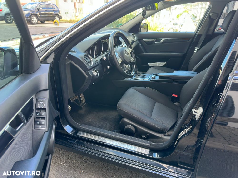 Mercedes-Benz C - 21