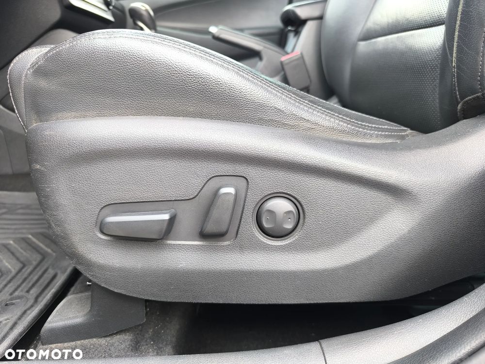 Hyundai Tucson 1.7 CRDI BlueDrive Style 2WD - 28