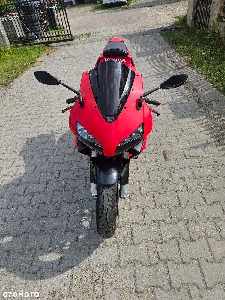 Honda CBR - 3