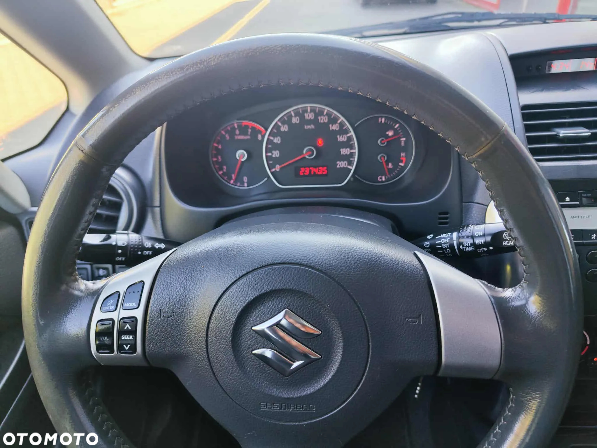 Suzuki SX4 1.6 Premium Outdoor - 28