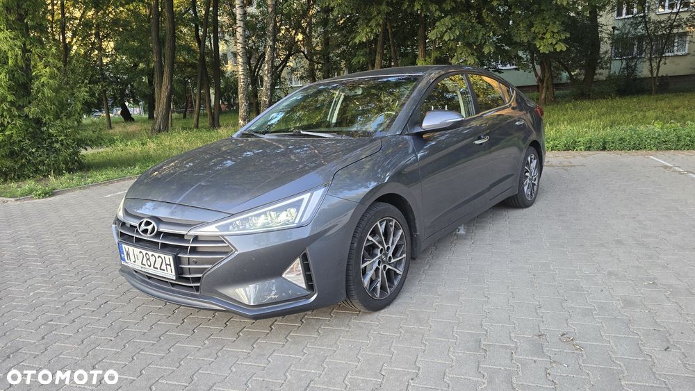 Hyundai Elantra - 1
