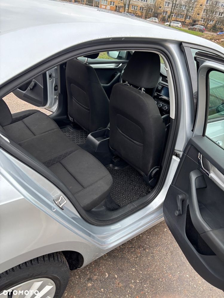 Skoda Octavia 1.6 TDI Active - 9