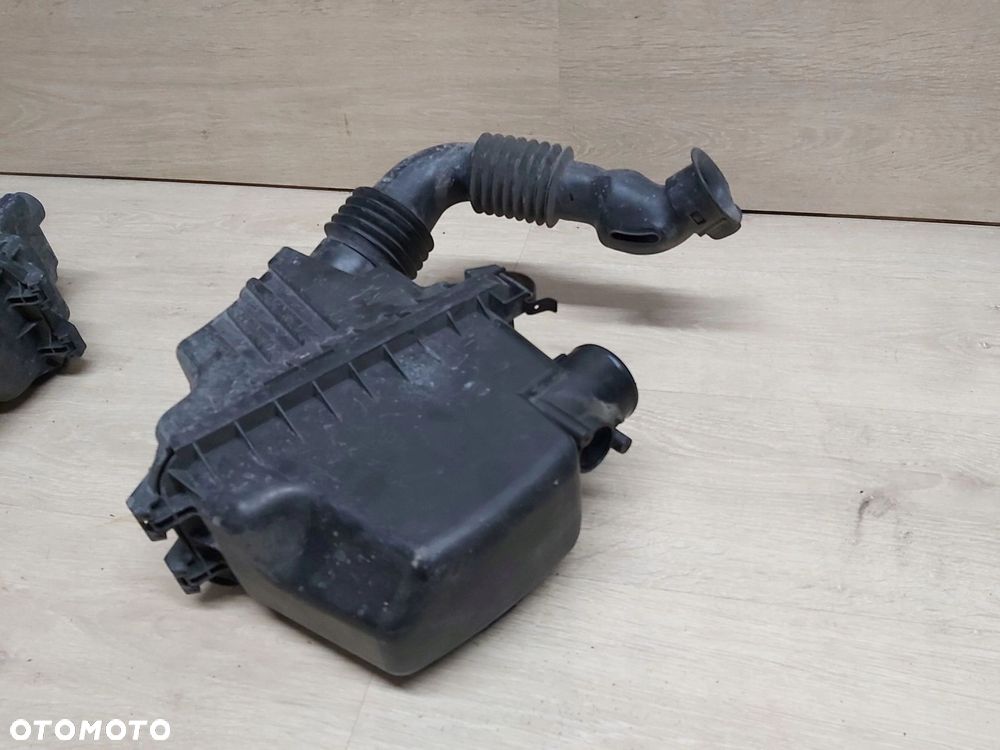 Toyota Yaris I 99 - 05 obudowa filtra powietrza puszka 1,3 1,5 vvti JAPONIA - 14