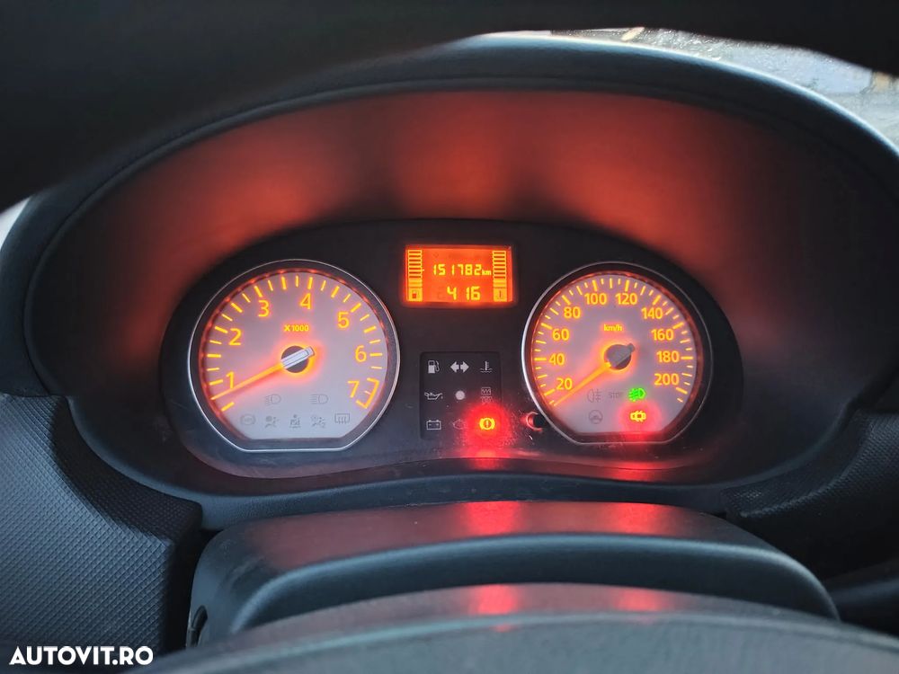 Dacia Logan 1.6 16V Preference - 5