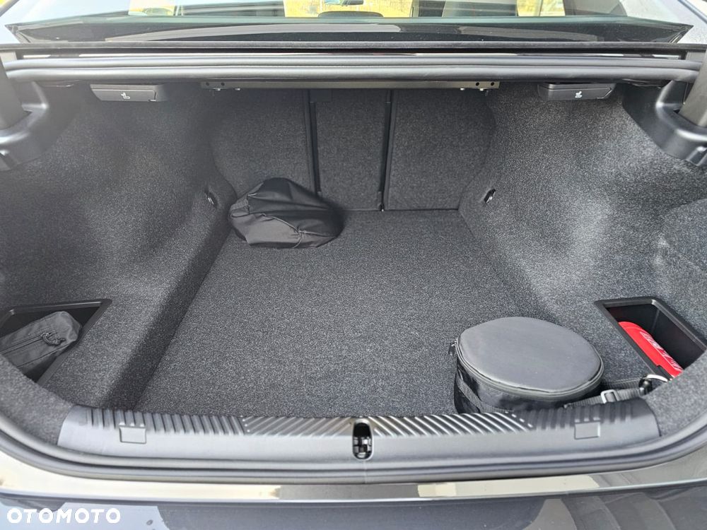 BMW Seria 5 530e xDrive PHEV - 19