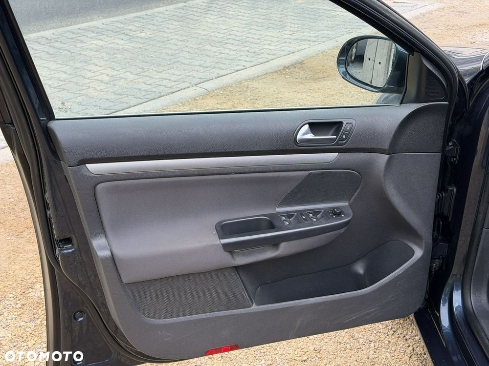 Volkswagen Golf - 11