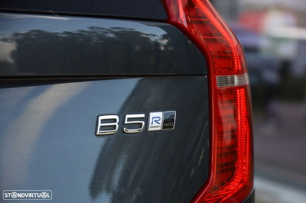 Volvo XC 90 2.0 B5 R-Design AWD - 40