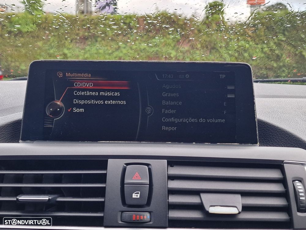 BMW 116 d Line Urban Auto - 32