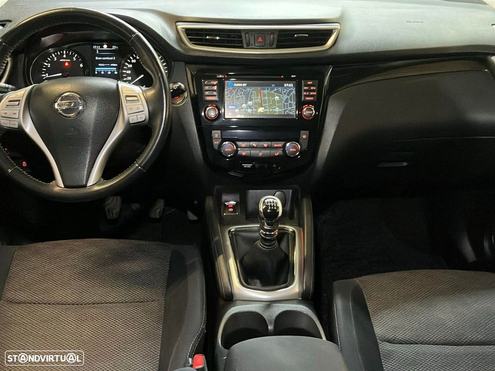 Nissan Qashqai 1.2 DIG-T N-Connecta 18 - 10