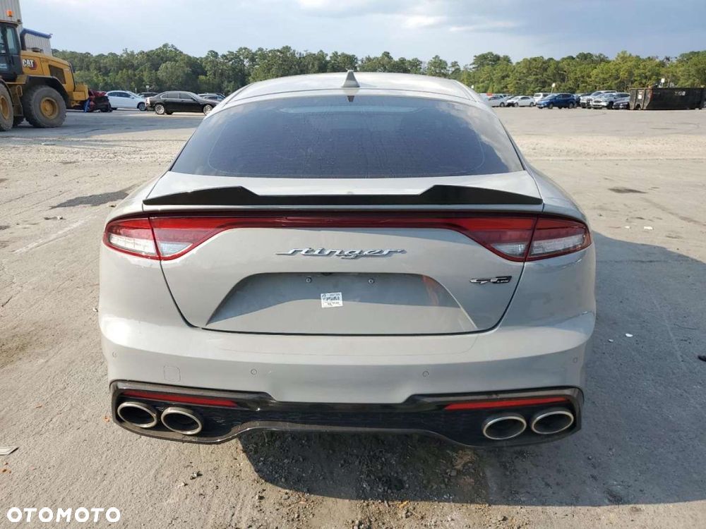Kia Stinger - 3
