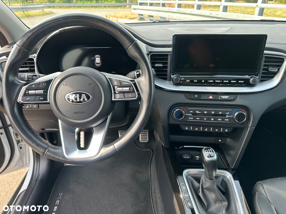 Kia XCeed - 24